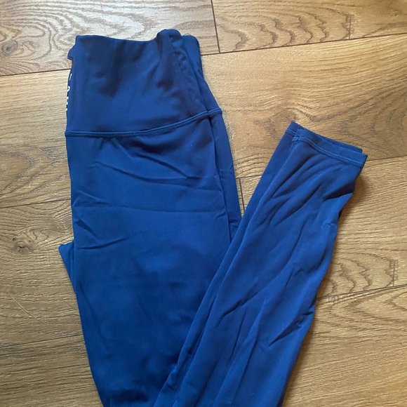 women's Fabletics Motion 365 Navy Blue Leggings - Picture 4 of 6